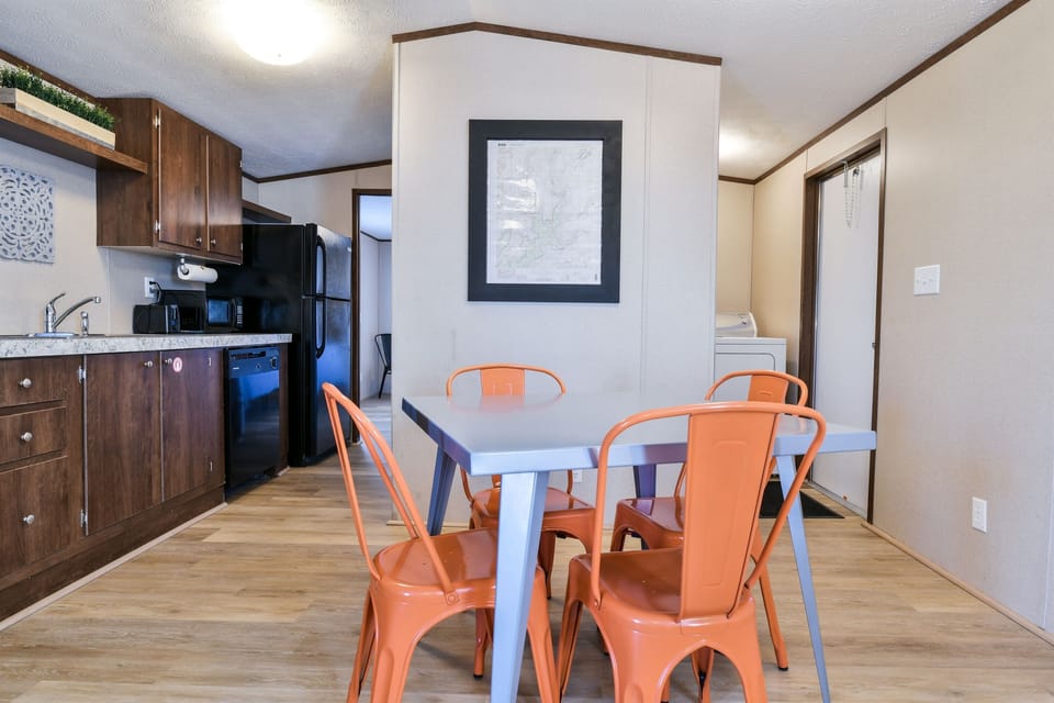 Please note- only seating for 4 at the dining table.