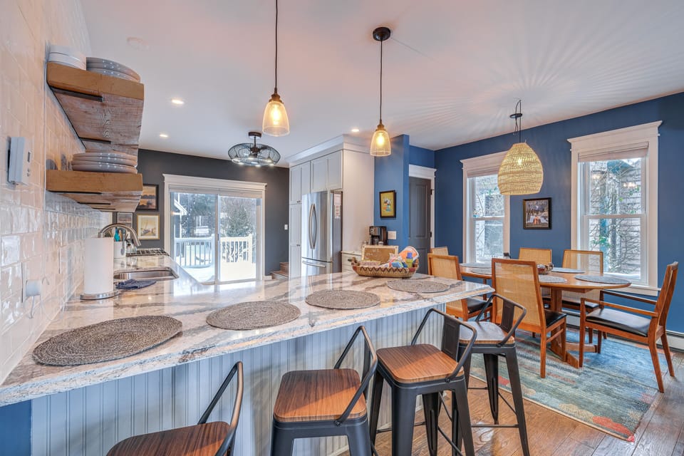 Kitchen | 1st Floor | Breakfast Bar | Dishwasher