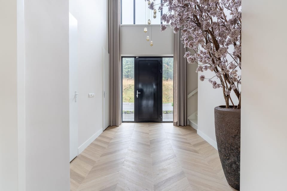 Entrance / Reception