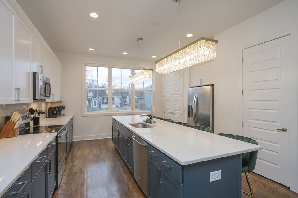 Kitchen (Floor 2)