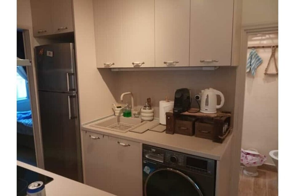 Kitchen. Washer and dryer
