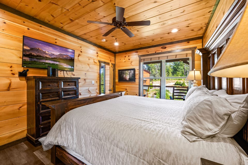 Master King Bedroom