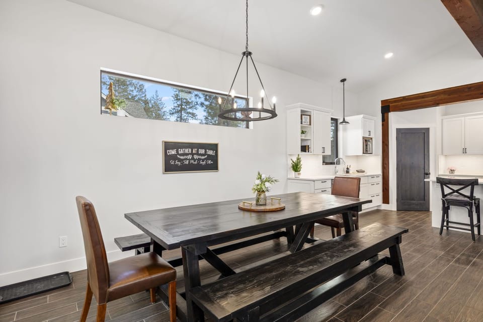 Enjoy the perfect mix of luxury and intimacy in this high-end dining area, designed for memorable gatherings