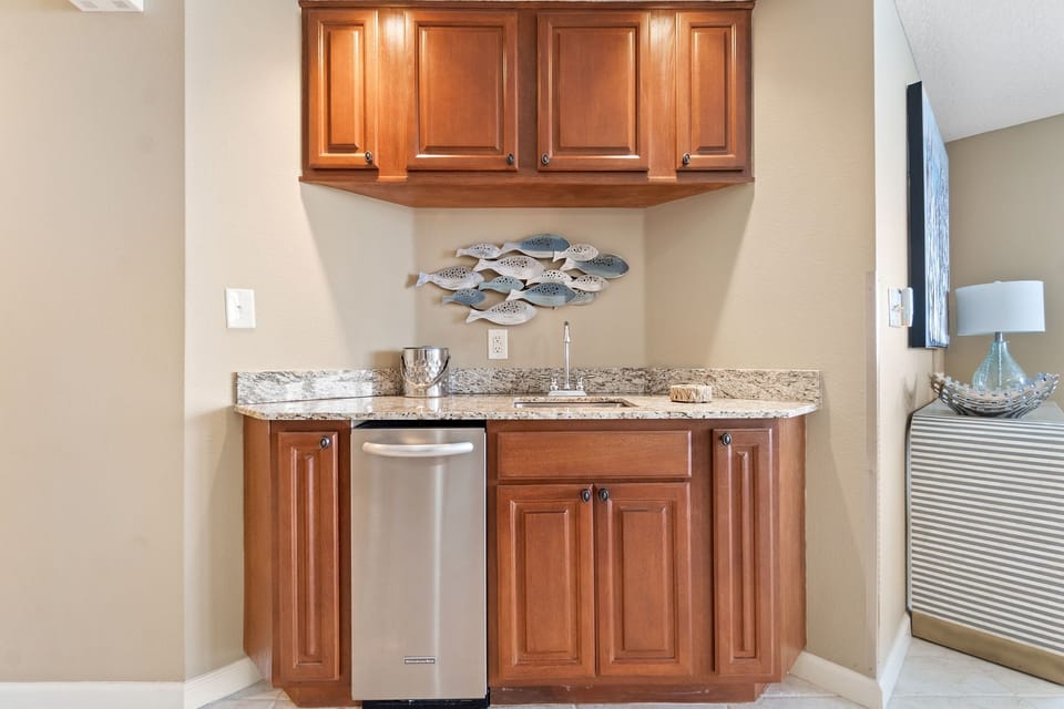 Wet Bar Featuring Stand-Alone Ice Maker