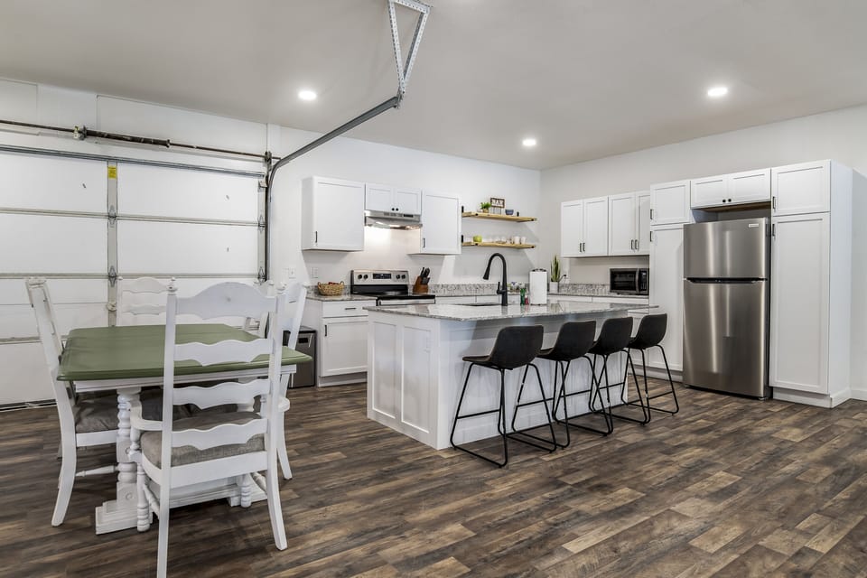 Kitchen- Gameroom