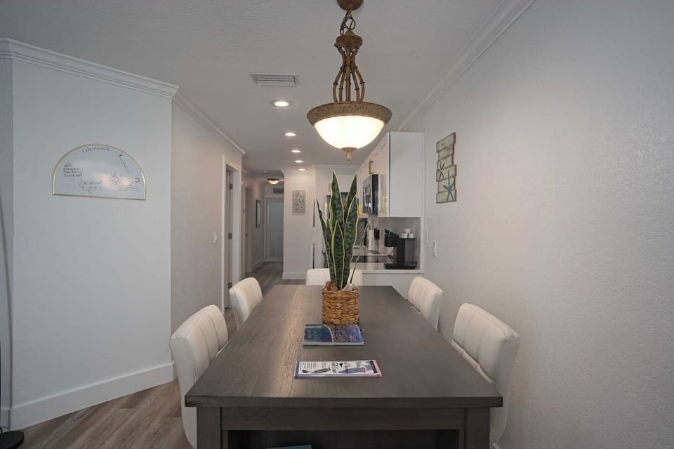 Dining room table