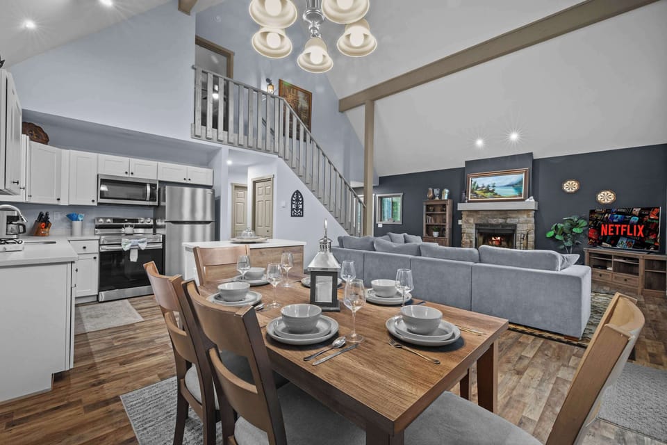 Dining table for 6, ideal for family meals or gathering with friends. Enjoy great food and conversation in this inviting space.