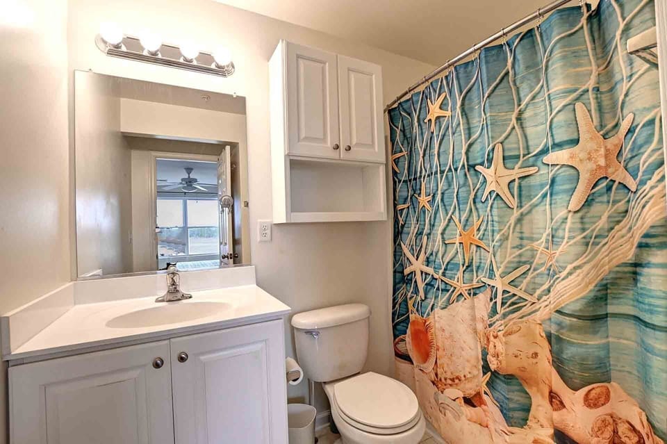 First Floor Bedroom with Queen Full Bathroom