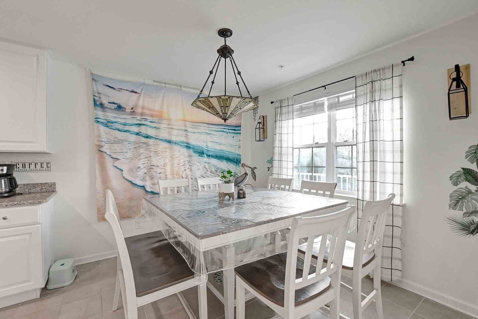 Kitchen Table Area