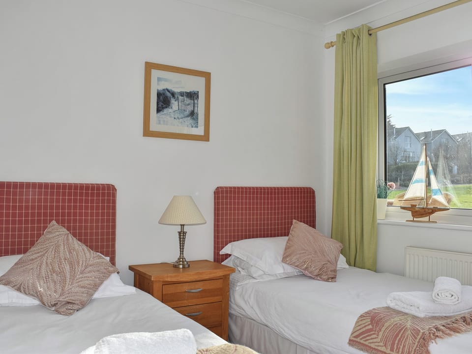 Twin bedroom | Cape 4, Norton