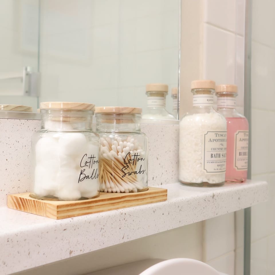 Bathroom amenities