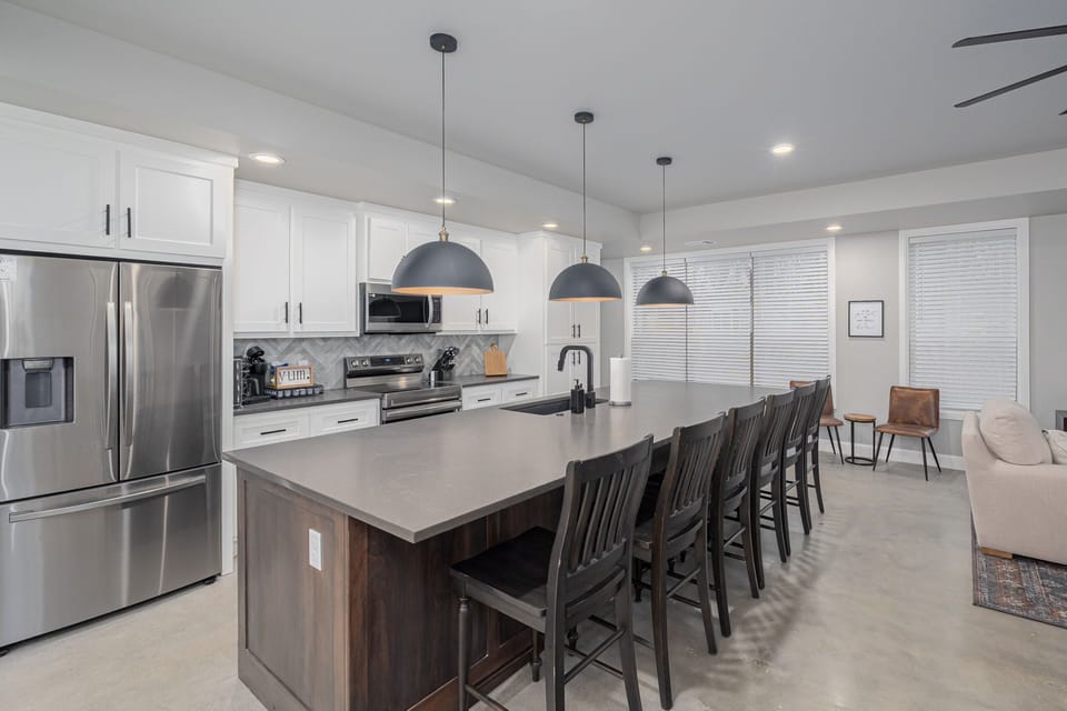 Plenty of room to gather, cook, & eat!