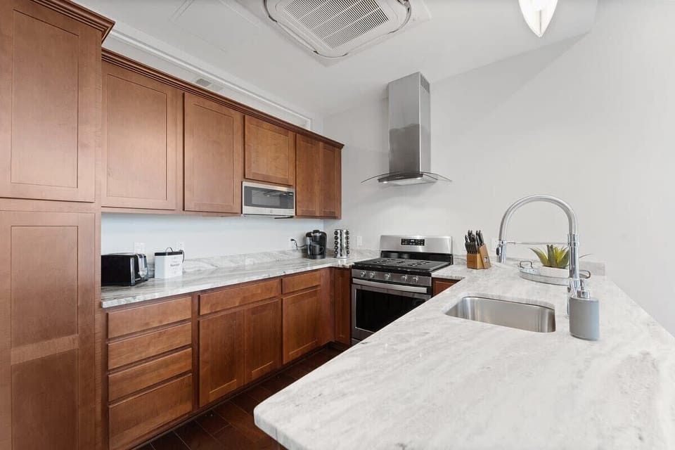 Lots of counter space for that gourmet meal