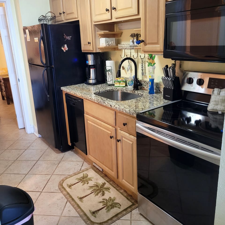 Kitchen with Full Size appliances 