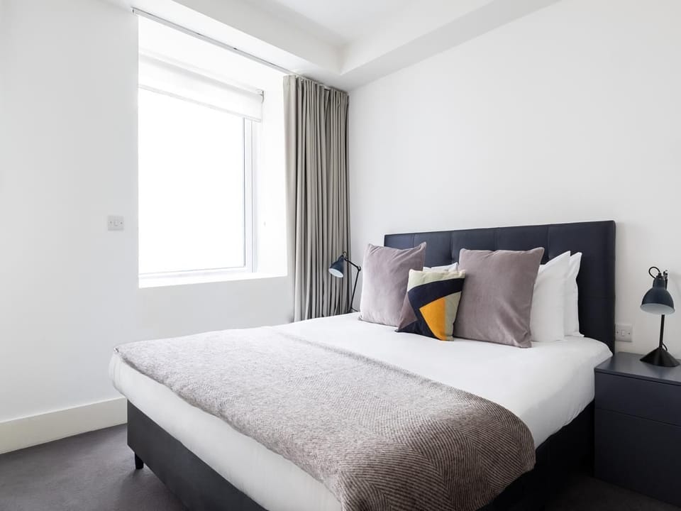 Peaceful and beautiful bedroom with hotel quality linen 