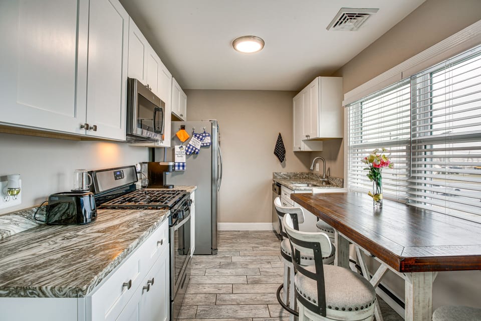 Kitchen | Main Level | Toaster | Cooking Basics