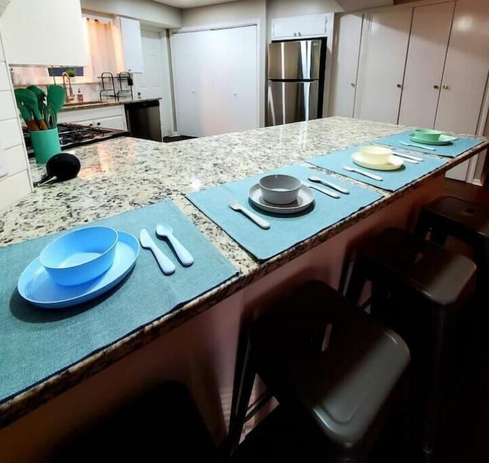 Room for the whole family, plus kid-friendly dishes. 