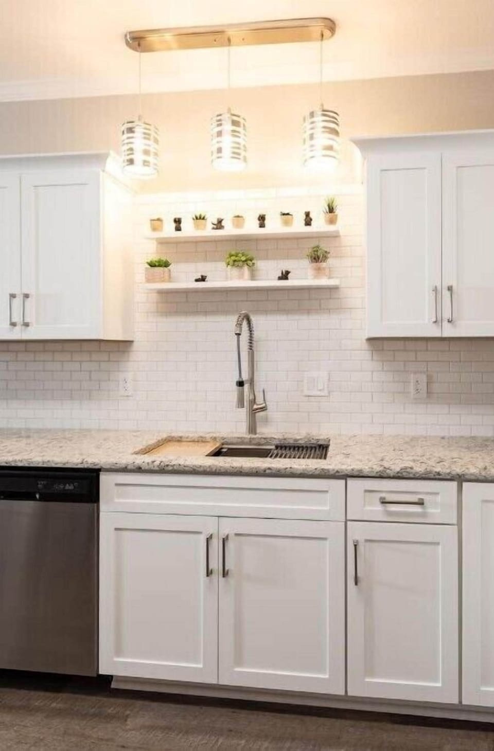 Beautifully remodeled bright kitchen