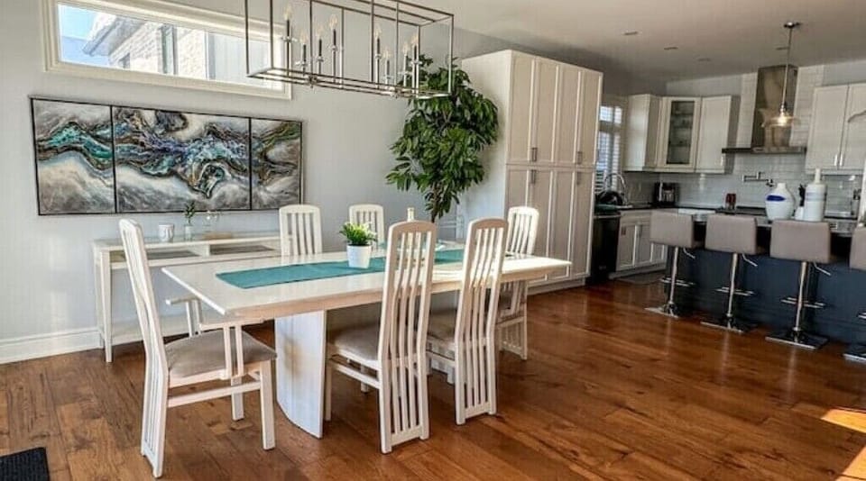 Dining Room 3.