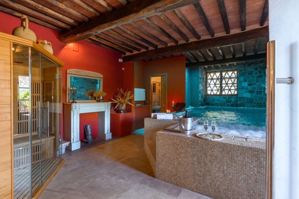 MyExclusiveItaly - Villa Chianti with exclusive pool and typical barn Villa in Radda in Chianti