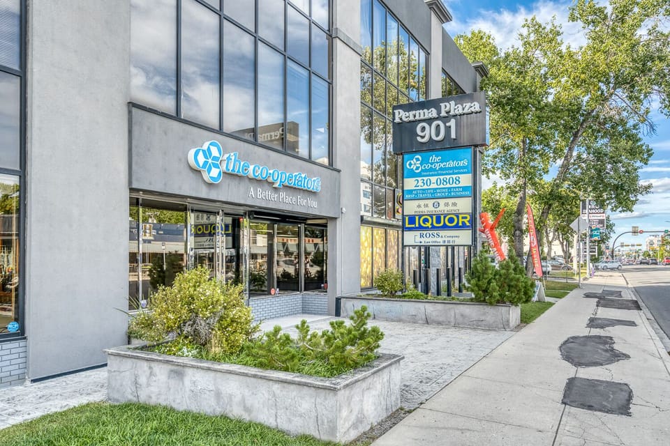 So many food options and services within 2 blocks of the unit