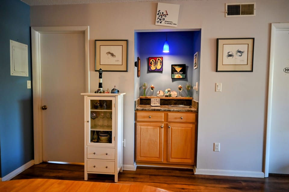 Dining room bar