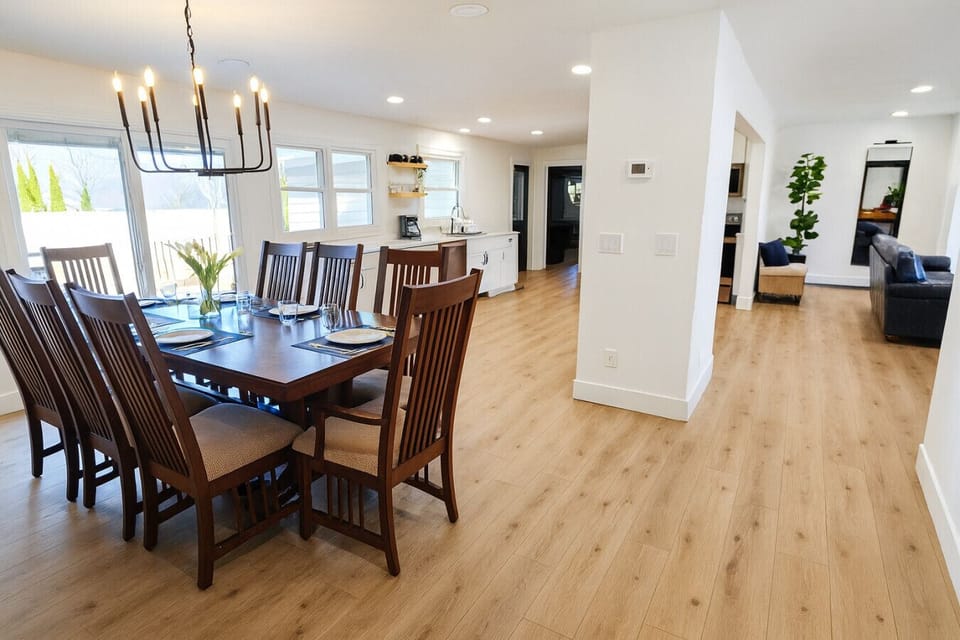 Spacious Kitchen & Dining Area