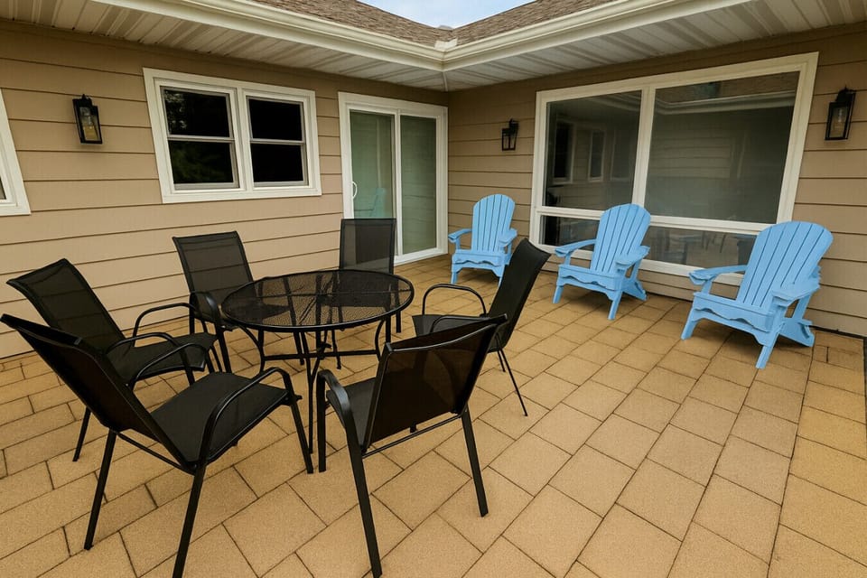 Outside Dining & Sitting & Propane Grill