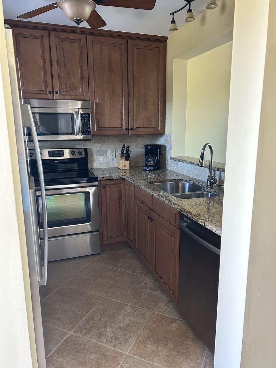 Full Kitchen