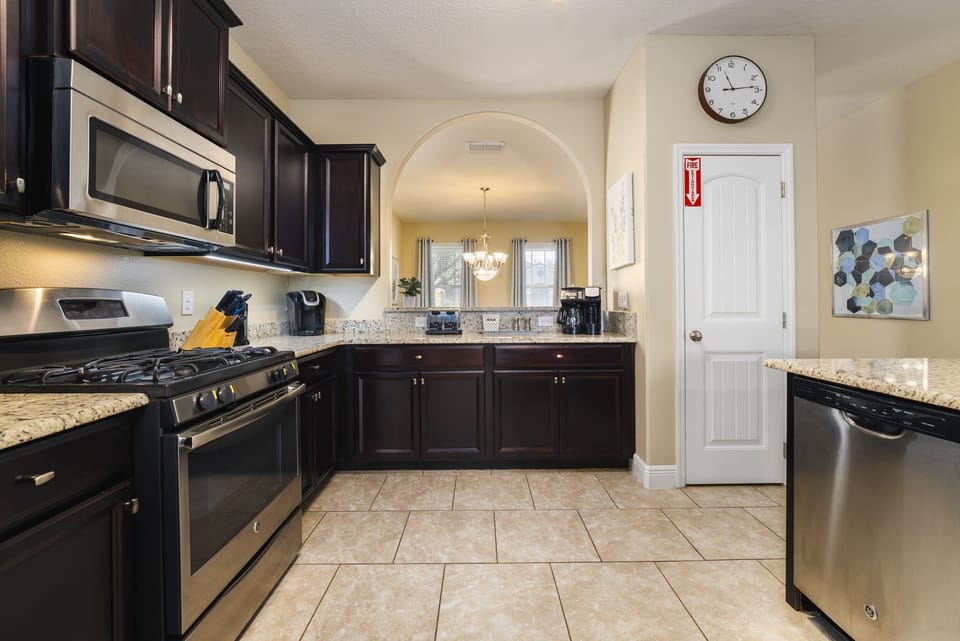 Fully equipped kitchen