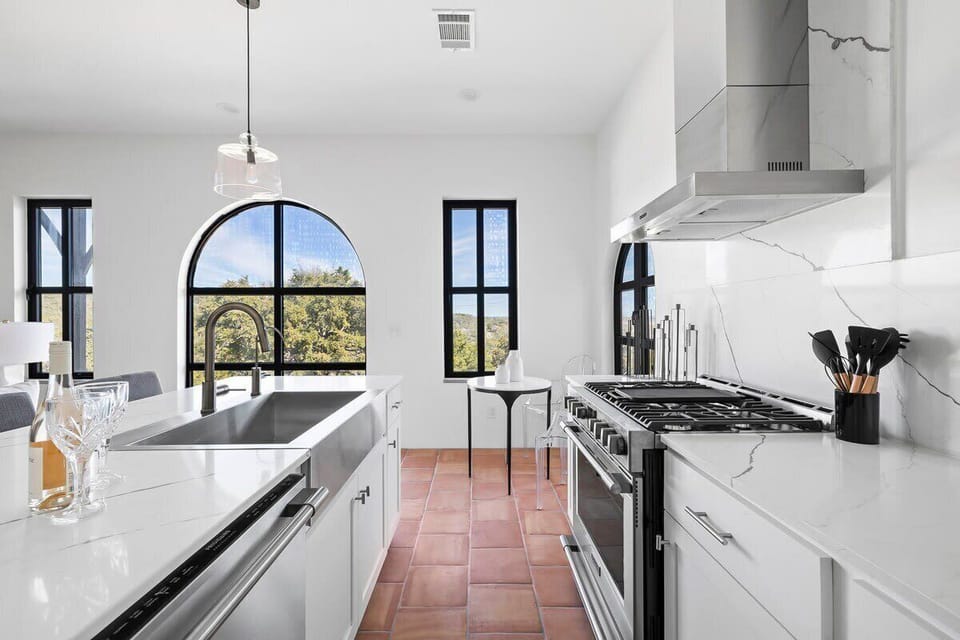 Full kitchen with high-end appliances