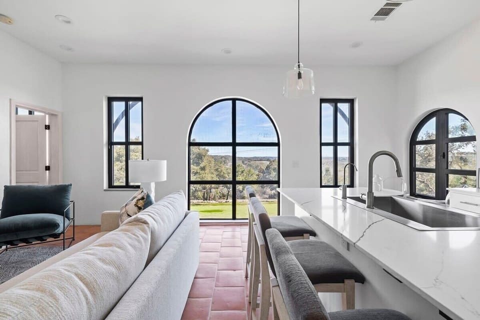 Main living room and breakfast bar