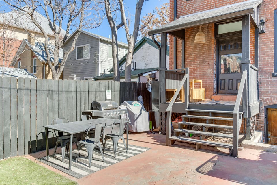 Outdoor Dining | Gas Grill