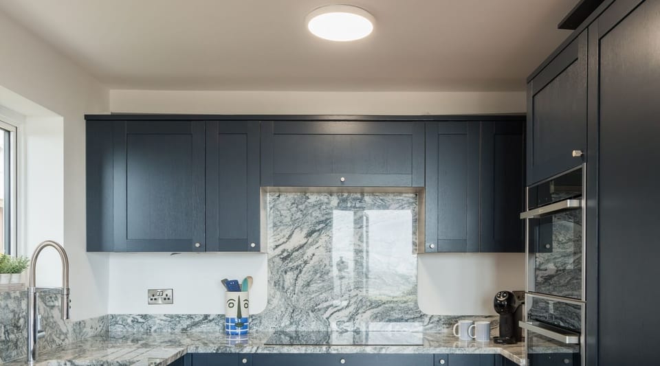 Kitchen  - Goodwins Seaview Apartment Broadstairs Kent - seastay.co.uk