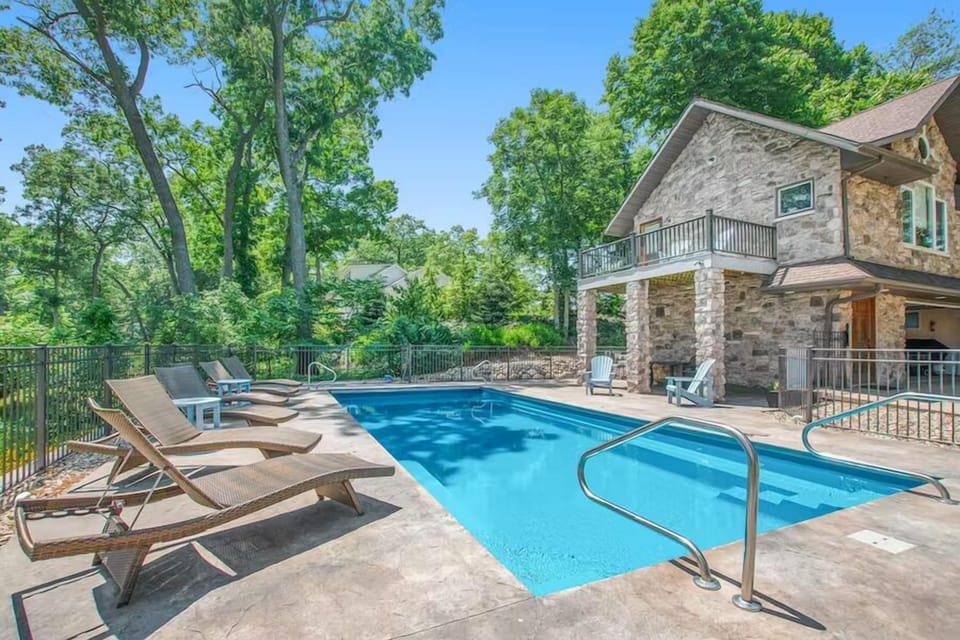 Private Heated Pool!