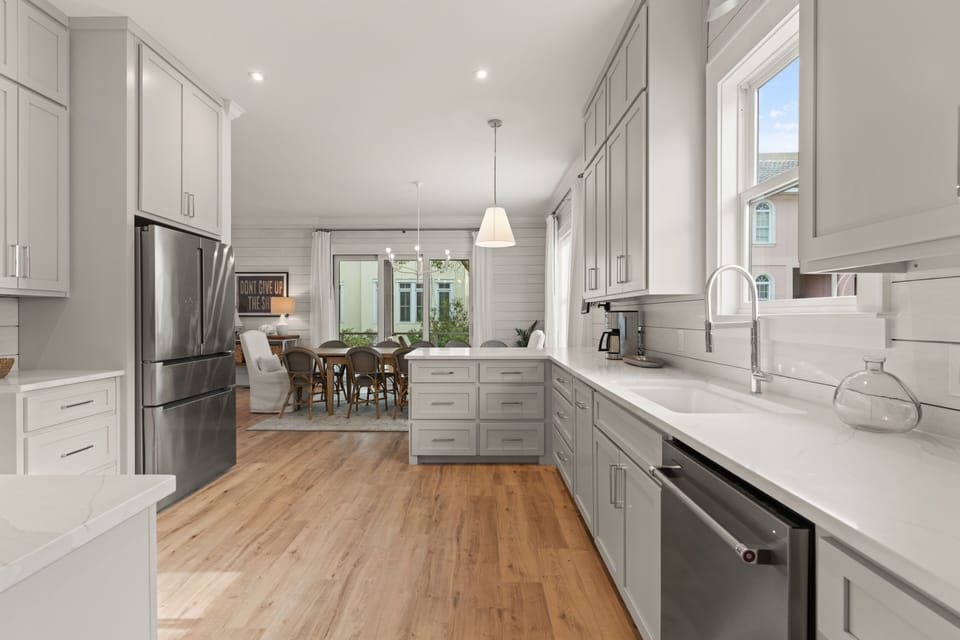 The Ship's Belle - Big Kitchen!