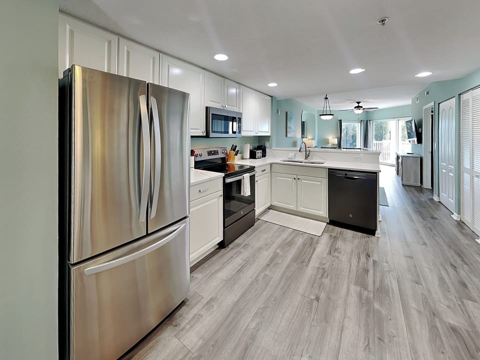 Fully Equipped Kitchen with Stainless Steel Appliances
