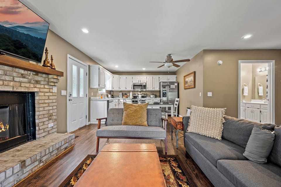 Smoky Mountain Game Den's cozy living area