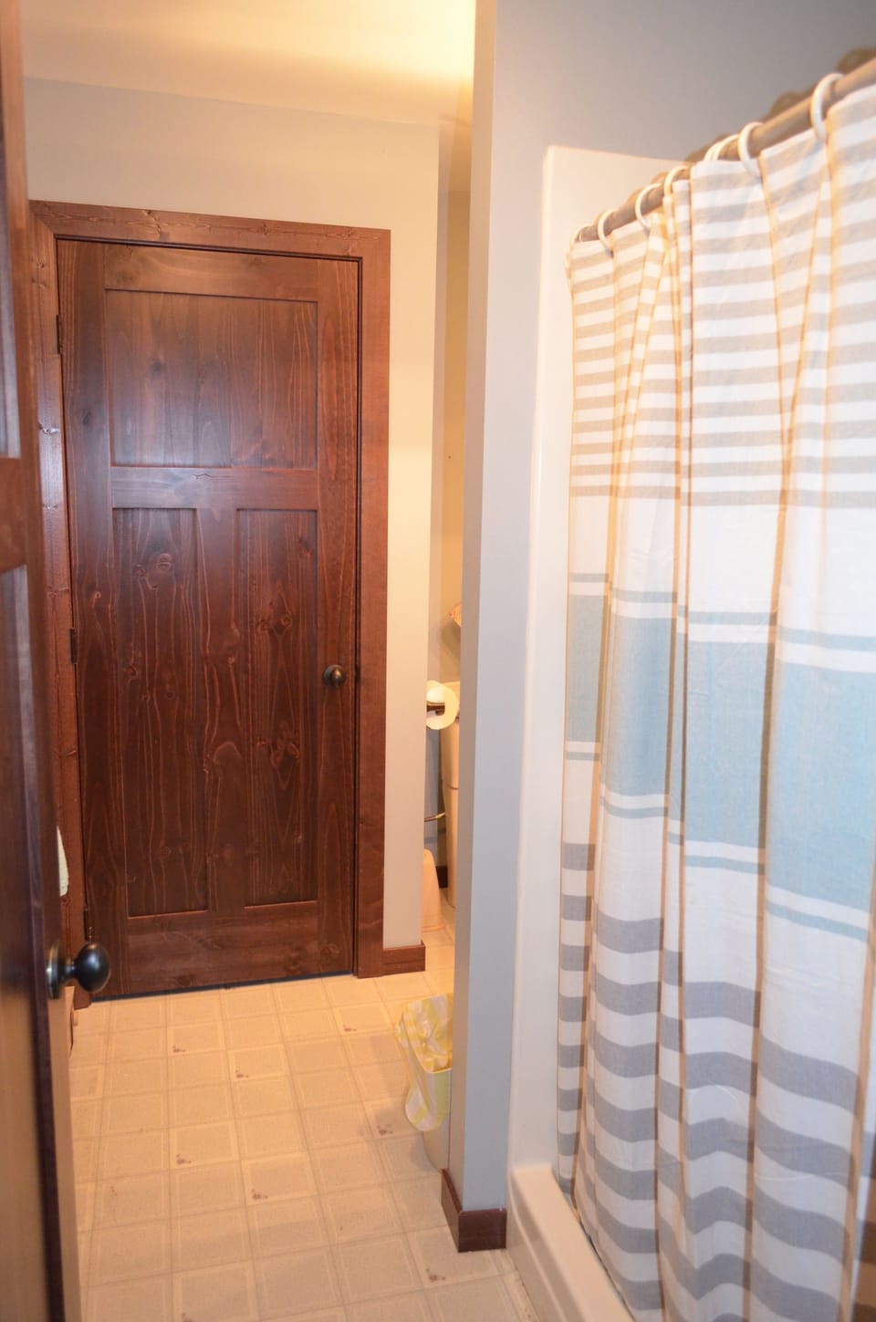 2nd Main Floor Full Bathroom