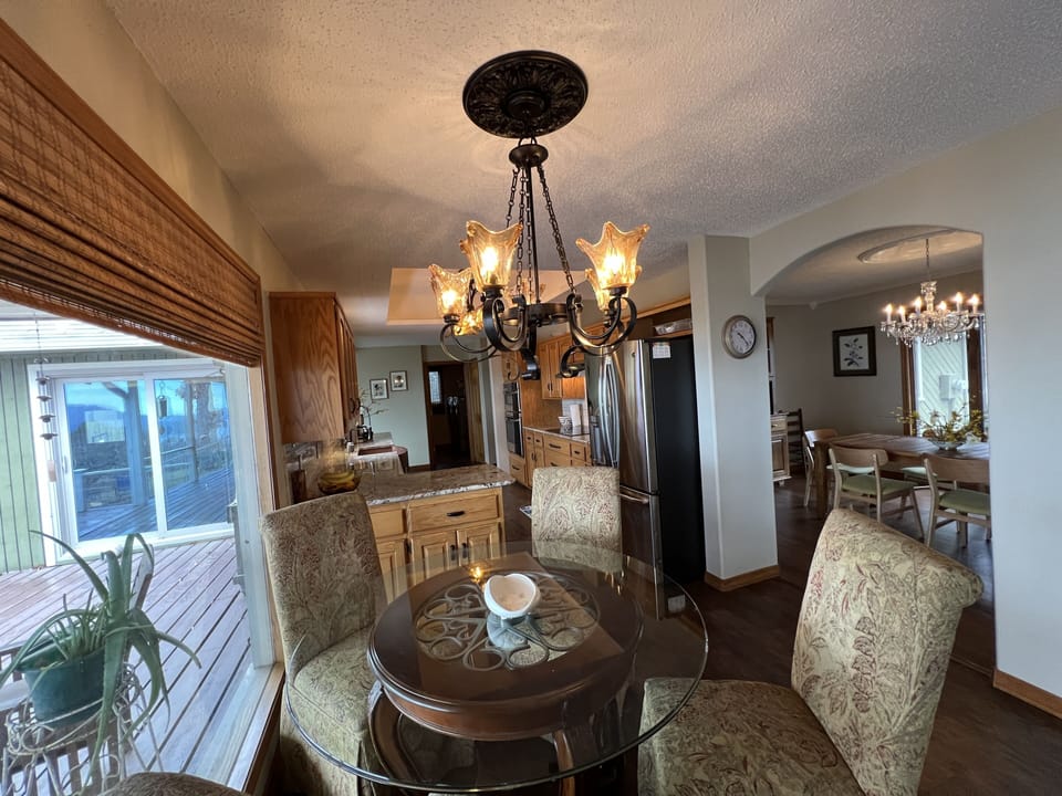 breakfast nook with a view!