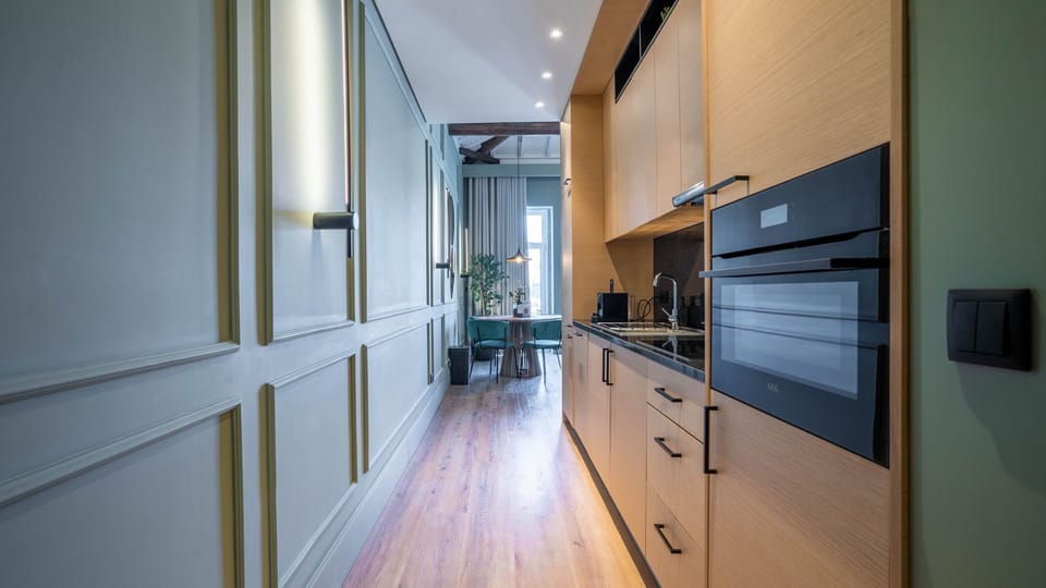 Cook with a view: Fully equipped kitchenette for your culinary adventures. #Kitchenette #Airbnb