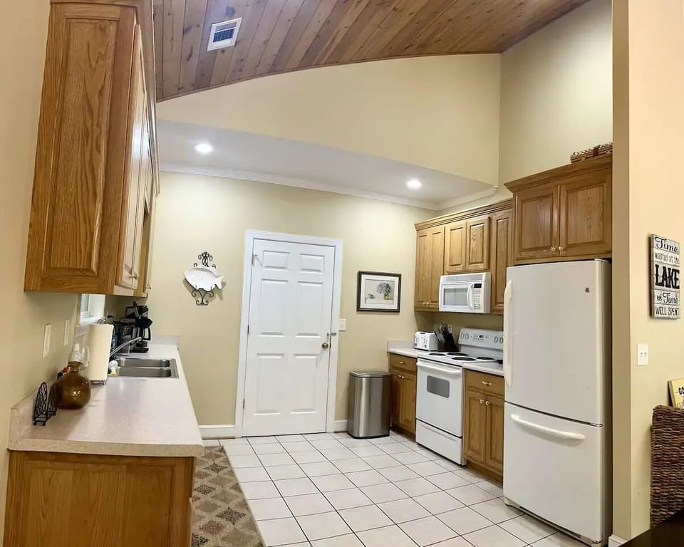 You’ll find plenty of prep space on the kitchen countertops.