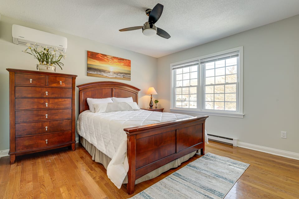 Bedroom 1 | 2nd Floor | Queen Bed | Smart TV | Linens Provided
