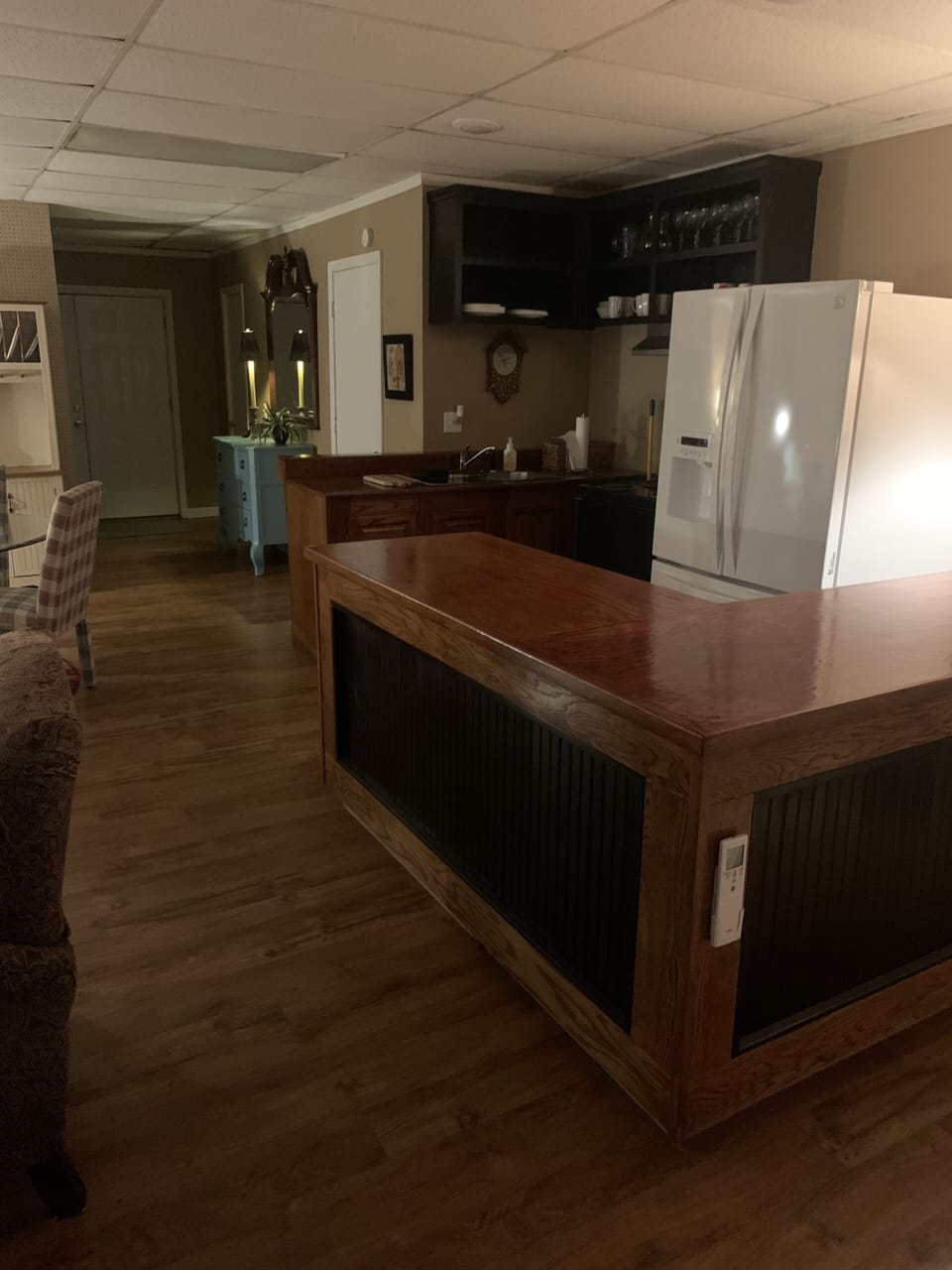 Full kitchen with everything you need to cook.