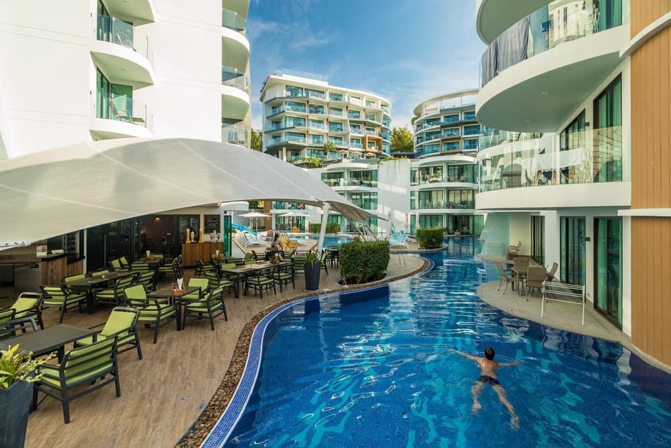 Direct pool access studio at Twin Sands Resort (11508)