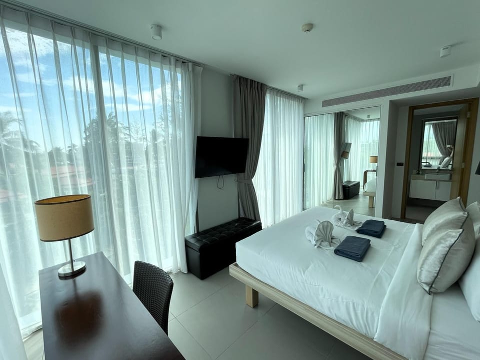 Great location walk to BangTao beach & Boat Avenue (11338)