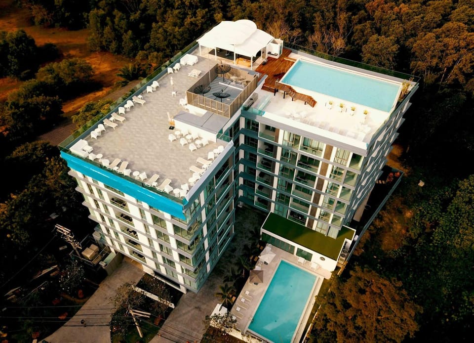 Great location walk to BangTao beach & Boat Avenue (11339)
