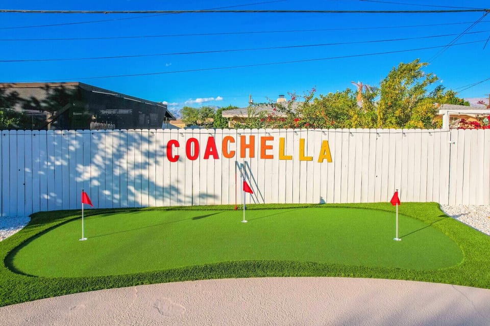3 hole putting green w/ LED cup lights