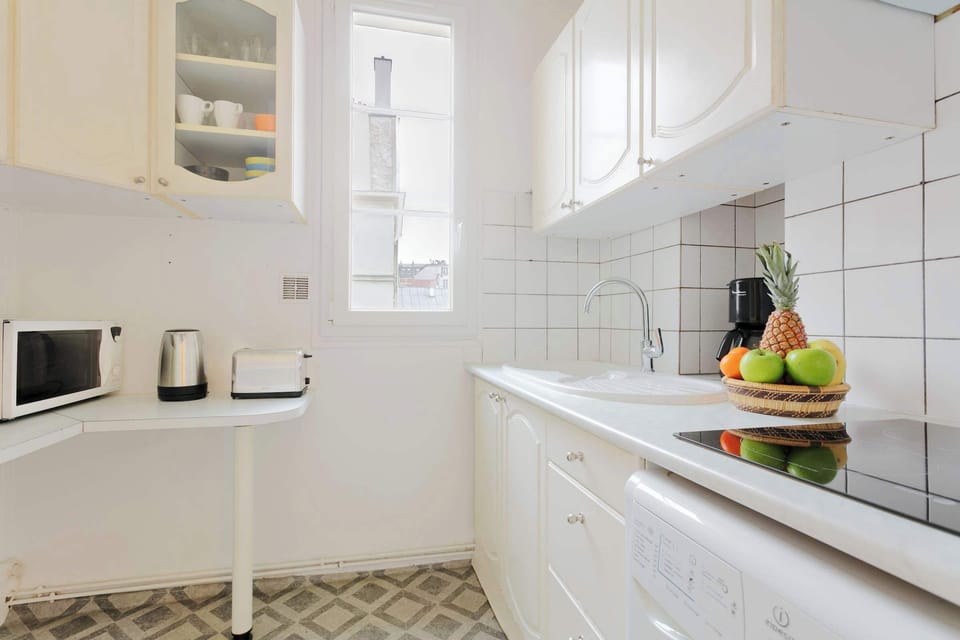 The kitchen is fully equipped to prepare a simple meal