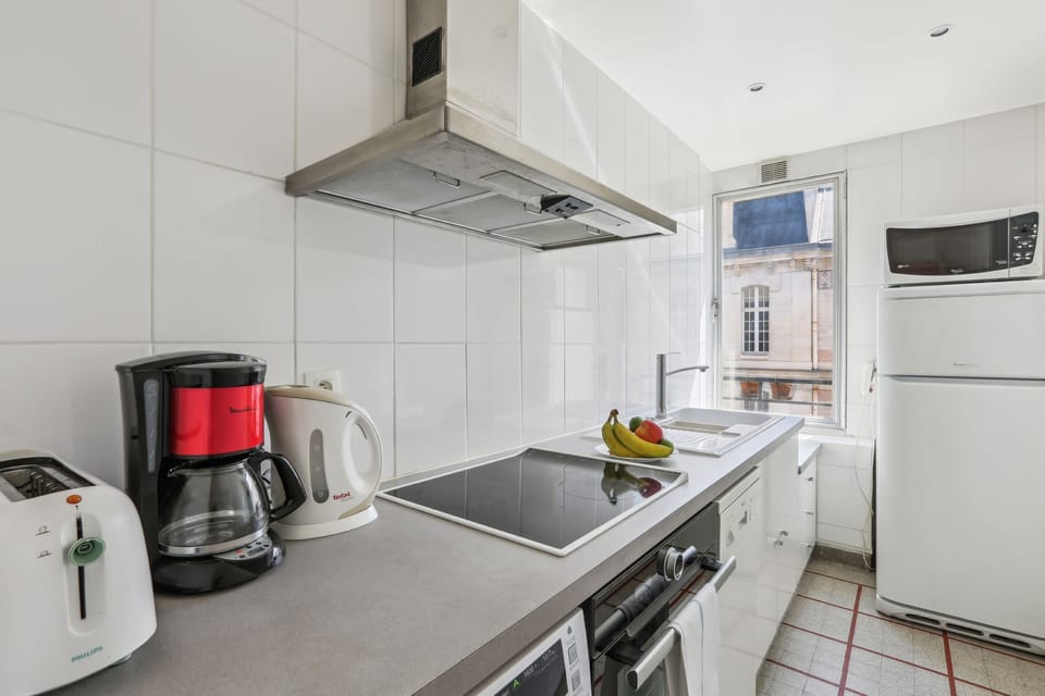 The kitchen is fully equipped to prepare a simple meal